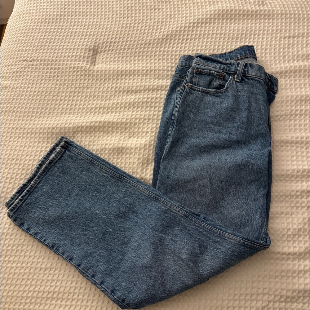 Abercrombie & Fitch Woman’s Medium Wash Baggy Jeans